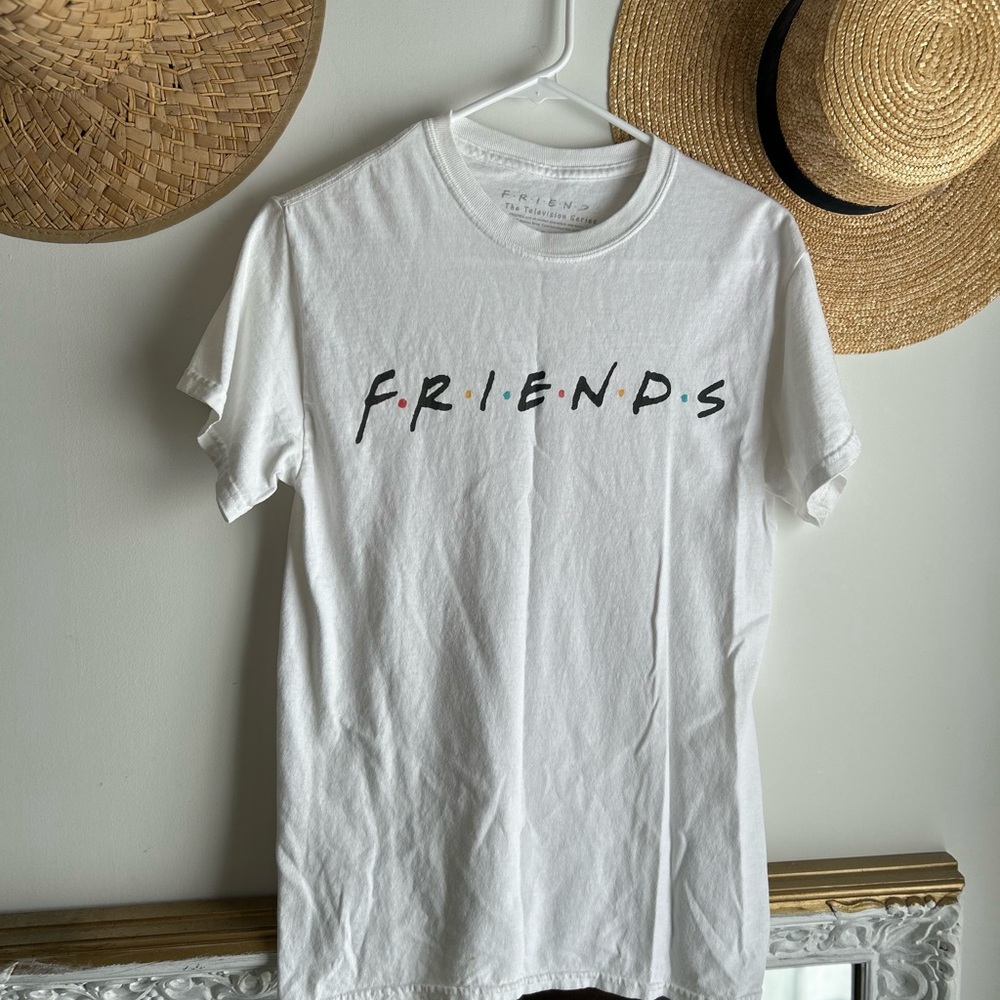 90’s Vintage White ‘Friends’ Graphic T-Shirt